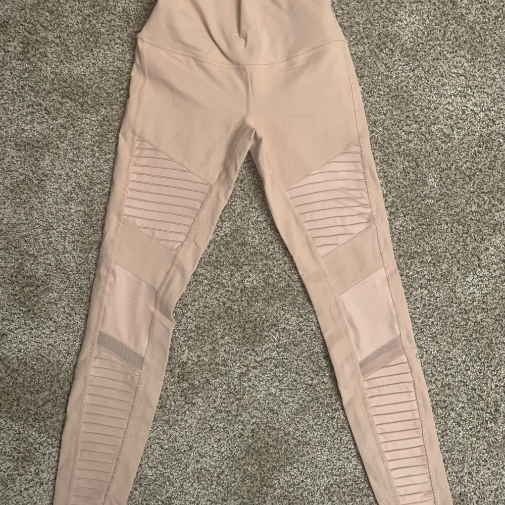 ALO yoga workout motto leggings